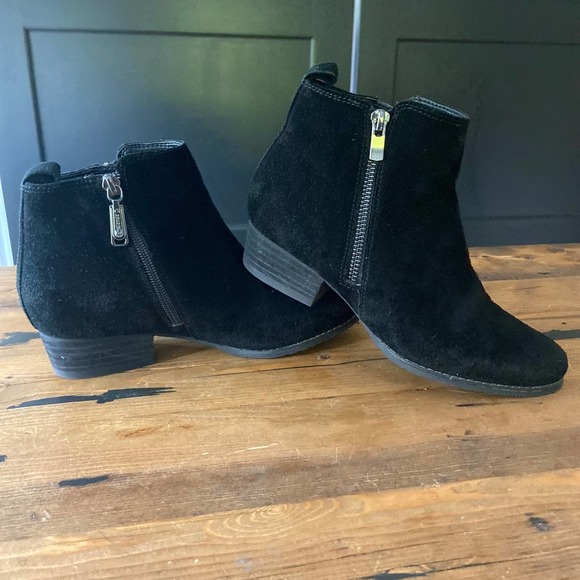 Blondo Waterproof Suede Low Bootie Sz 6 - Picture 1 of 8